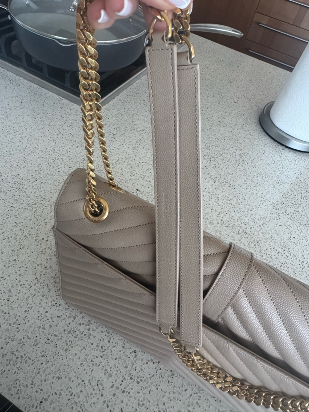 Saint Laurent Matelasse Grain de Poudre Monogram Large Shoulder Bag - Picture 3 of 8